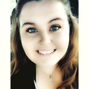 Meet your Posher, Hayley